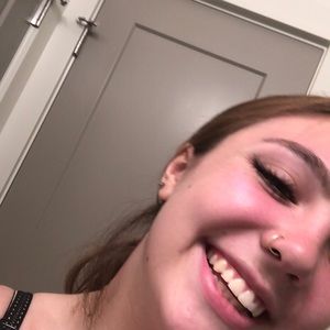 Meet your Posher, Maya